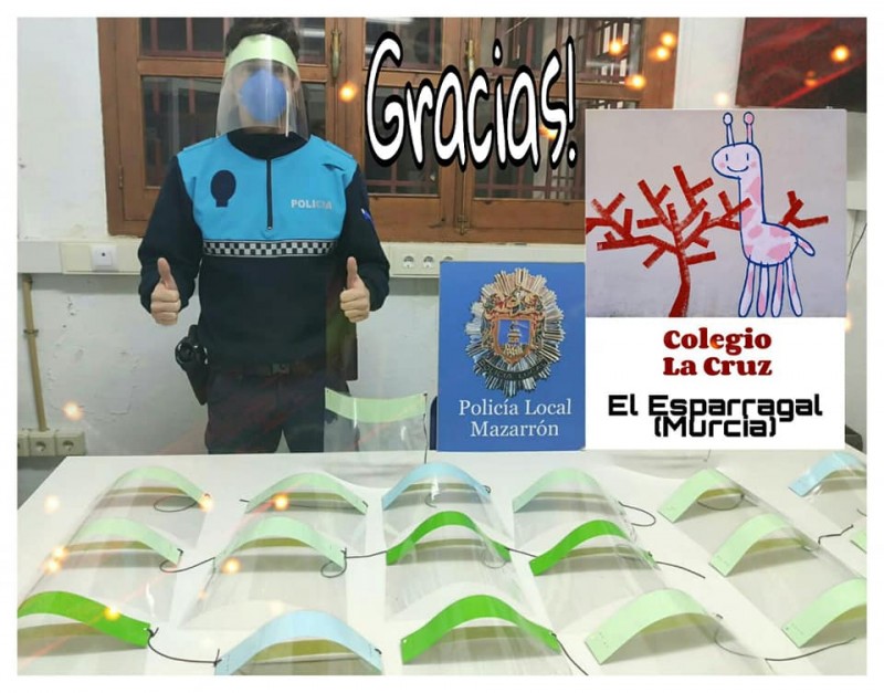 <span style='color:#780948'>ARCHIVED</span> - Mazarrón police thank schools and businesses for their donations and support