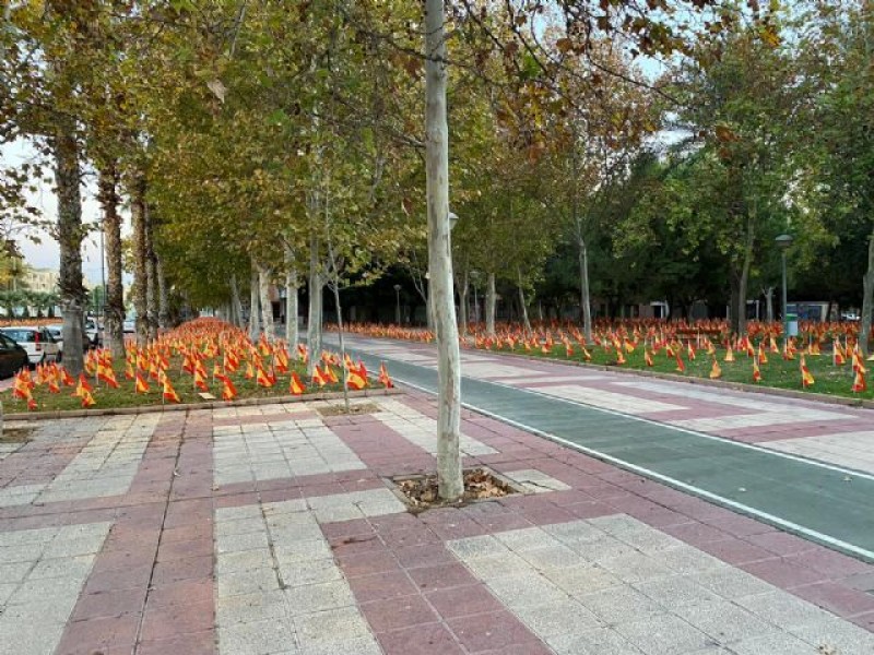 <span style='color:#780948'>ARCHIVED</span> - 56,000 Spanish flags in Murcia city to highlight Covid dead in Spain