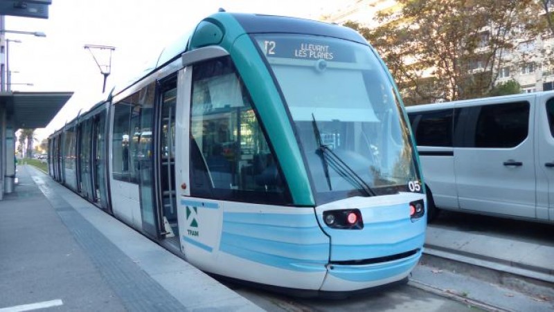 <span style='color:#780948'>ARCHIVED</span> - Barcelona trams equipped with PPE
