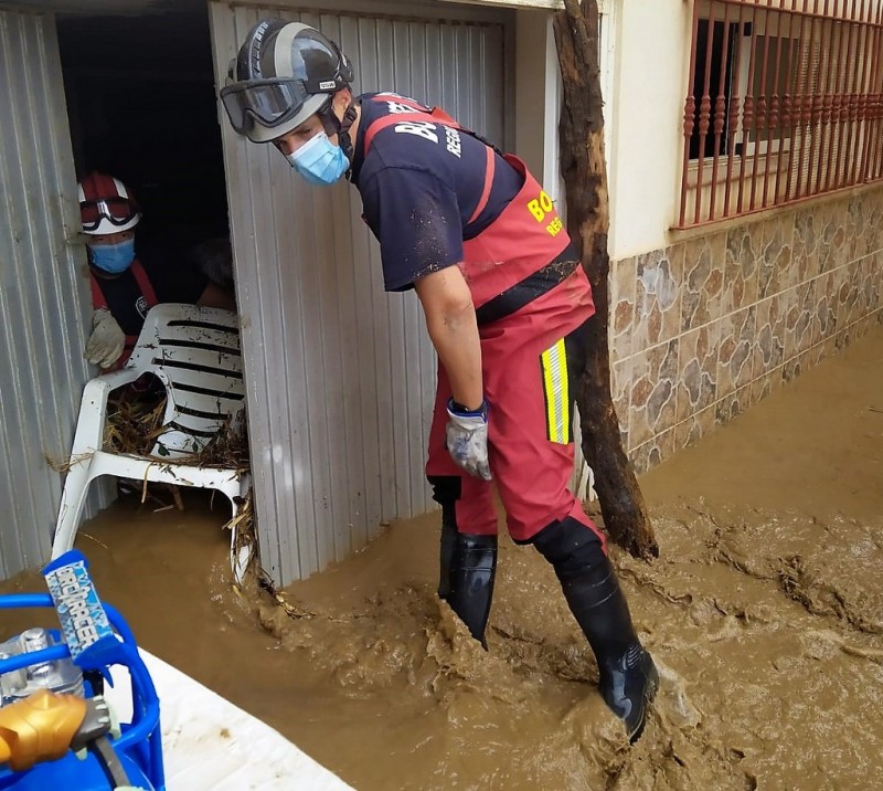 <span style='color:#780948'>ARCHIVED</span> - Heavy storm causes temporary chaos and flooding in Aguilas on Thursday morning