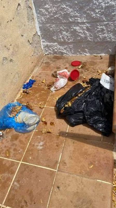 <span style='color:#780948'>ARCHIVED</span> - Getting out of hand: community fed up of trash and food waste from new KFC littering Puerto de Mazarron