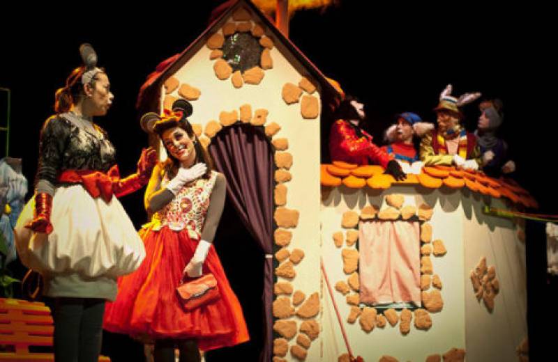 <span style='color:#780948'>ARCHIVED</span> - December 1 La Ratita Presumida, children’s theatre in Lorca