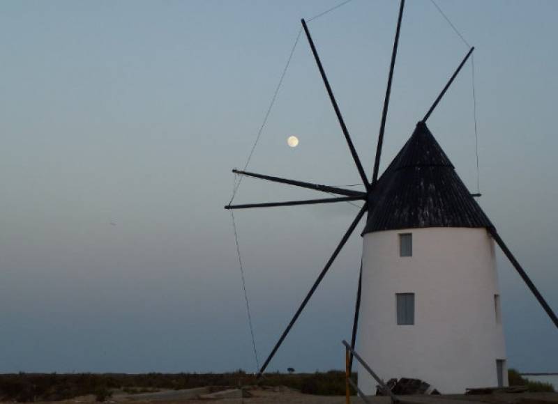 June 3 Guided walk in the light of the full moon in San Pedro del Pinatar
