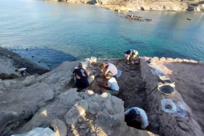 New archaeological dig begins on the Isla del Fraile in Aguilas