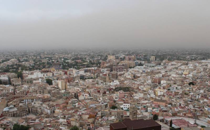 How long will the red dust hang around for in Murcia?