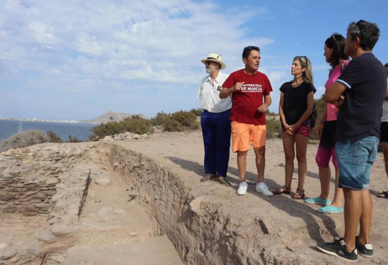Archaeological dig on Isla del Fraile in Aguilas reveals Bronze Age occupation
