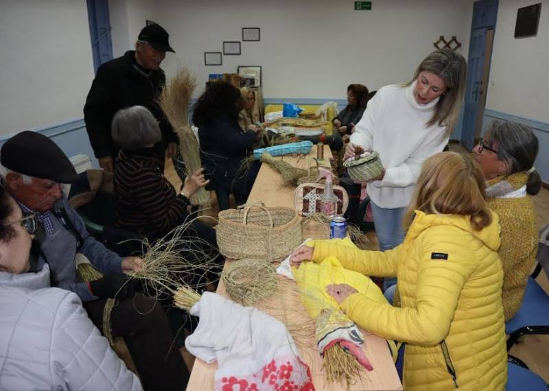 Try your hand at traditional basket weaving with free weekly workshops