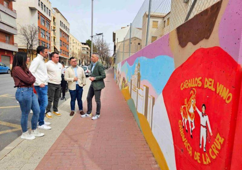 Caravaca spruces up its streets with a colourful new mural