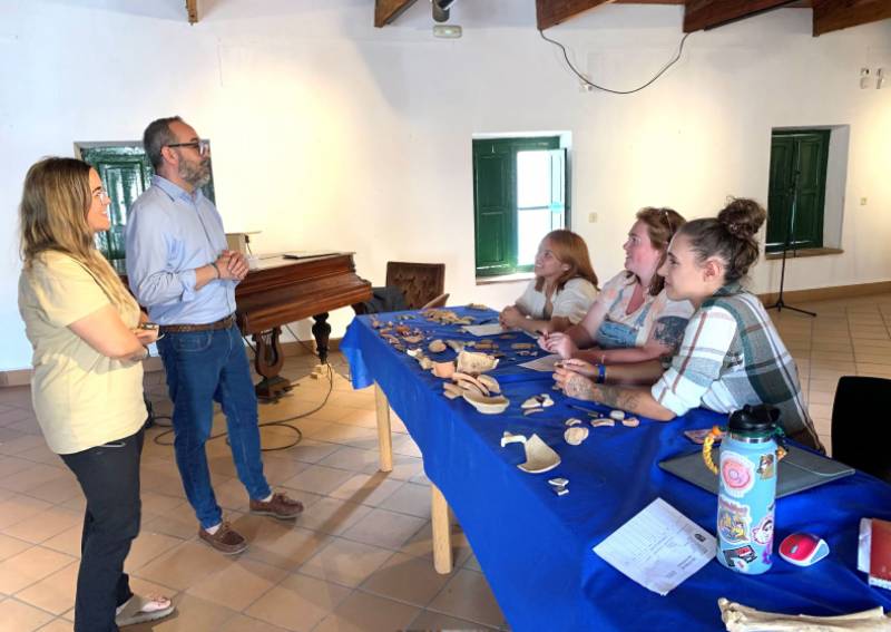 Australian and American students learn about archaeology at San Javier Museum