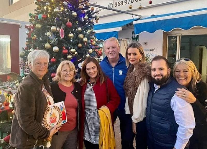 Mazarron Councillor for Camposol turns on Camposol Sector B Community Christmas tree lights