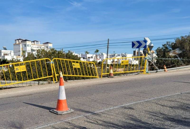 Orihuela Costa guardrail finally fixed after months of danger