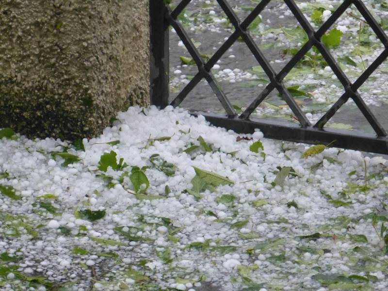 Mallorca’s golden beaches turned white as freak hailstorm stuns holidaymakers