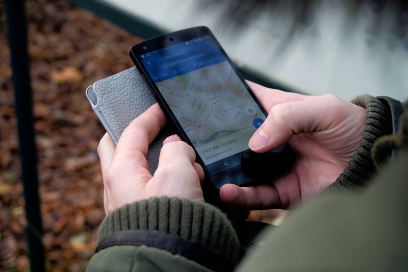 Use Google Maps and WhatsApp to spot traffic checks and share your location, from anywhere in Spain