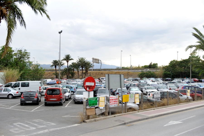 Parking in or near the centre of Murcia: free car parks and paying underground facilities