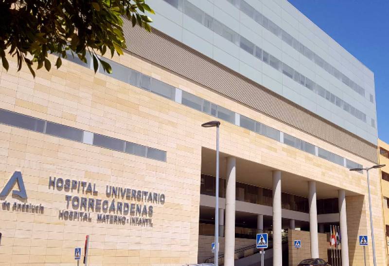 Driver arrested in Almería after hitting toddler and crashing into shop while trying to flee