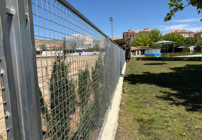 Bouncing back: Jumilla swimming pool getting ready for summer, rebuilding after fire